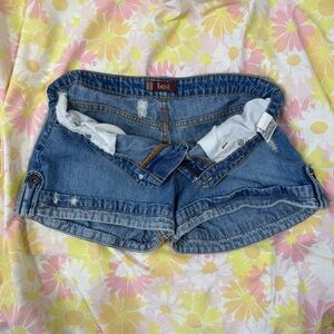 LEI Denim Shorts Size 7 Low Rise Distressed Y2K Medium Wash Cuffed Jean Shorts